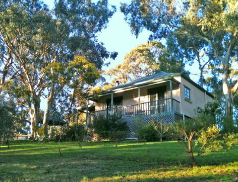 St Helens - Fettlers Cottage - Sunshine Coast Guide 1