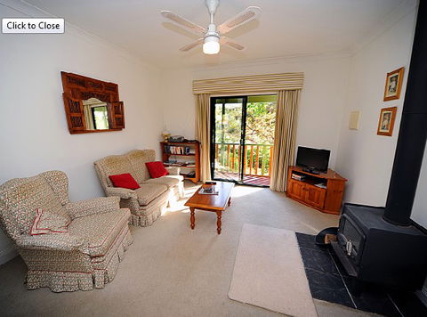 St Helens - Fettlers Cottage - Sunshine Coast Guide 2