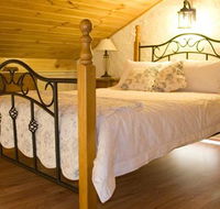 The Old Oak Bed and Breakfast - The Barn - Sunshine Coast Guide