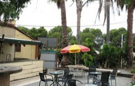 Lochiel Hotel - Sunshine Coast Guide 2