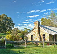 Adelaide Hills Country Cottages - Gum Tree Cottage - Sunshine Coast Guide
