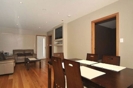 Apartment 1 - Sunshine Coast Guide 3