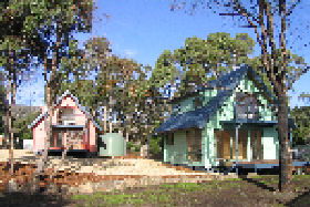 Four Seasons Holiday Cottages - Sunshine Coast Guide 0