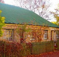 Colonial Cottages of Ross - Captain Samuels Cottage - Sunshine Coast Guide