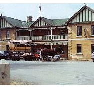 Man-O-Ross Hotel - Sunshine Coast Guide