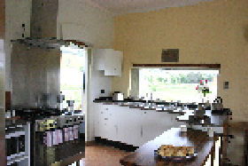 Cherry Top Accommodation - Eagle Park - Sunshine Coast Guide 0