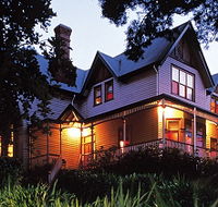 Franklin Manor - Sunshine Coast Guide