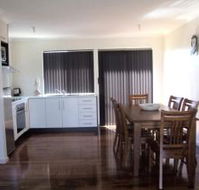 Glenaire Apartment - Sunshine Coast Guide