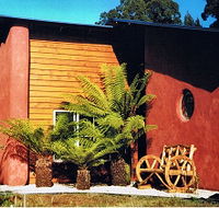 Whispering Spirit Holiday Cottages and Miniature Pony Stud - Sunshine Coast Guide