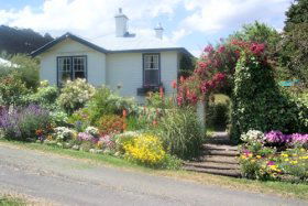 Castle Forbes Bay House - Sunshine Coast Guide 0