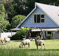 Hide-Away Cottage Retreat - Sunshine Coast Guide