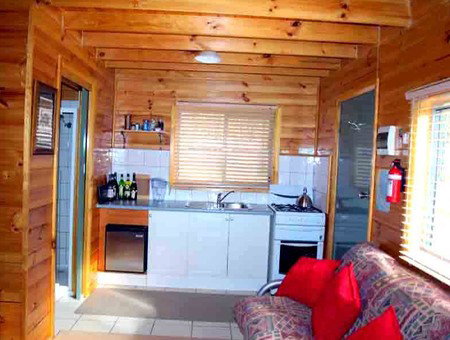 Rainbow Retreat Wilderness Eco Cabins - Sunshine Coast Guide 2