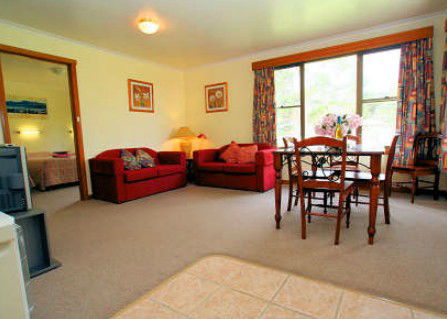 Marsden Court - Sunshine Coast Guide 1