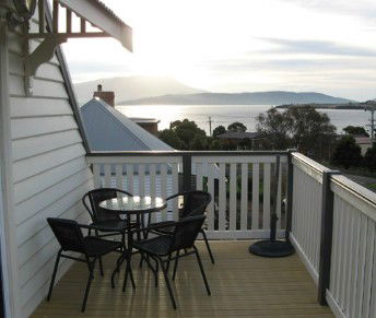Iron Pot Cottage - Sunshine Coast Guide 3