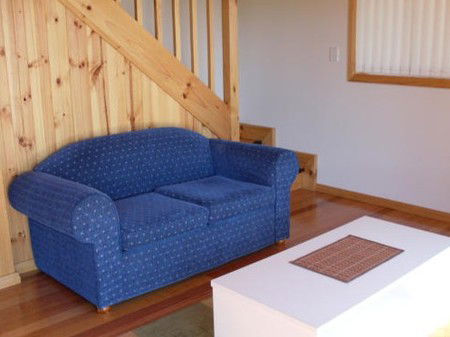 Four Seasons Holiday Cottages - Sunshine Coast Guide 2
