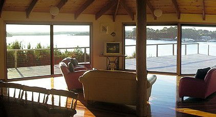 Strahan Quality Cottages - Sunshine Coast Guide 1