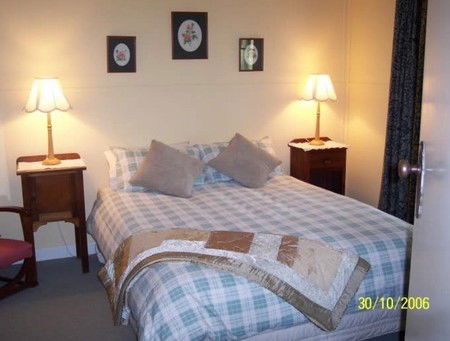 Cawood Cottage - Sunshine Coast Guide 1