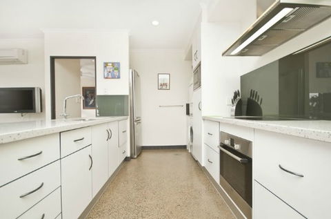 Floriana Villas - Sunshine Coast Guide 6