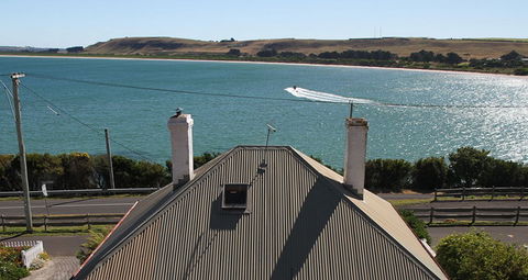 Captains Cottage - Sunshine Coast Guide 2