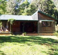 Red Dog Retreat - Sunshine Coast Guide