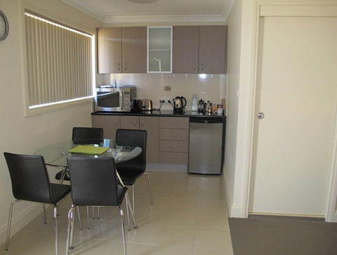 West Wing Guest House - Sunshine Coast Guide 2