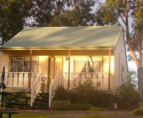 Avoca Cottages - Sunshine Coast Guide 0