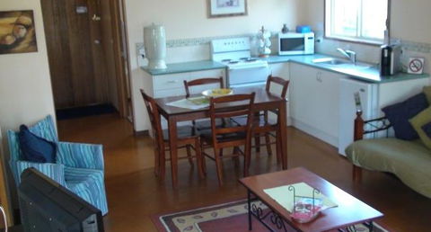 Avoca Cottages - Sunshine Coast Guide 2