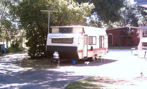 Castlemaine Central Cabin & Van Park - Sunshine Coast Guide 1