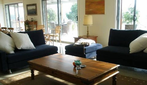 Rupert's Ridge Retreat - Sunshine Coast Guide 3