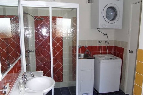 A Husky Sea-Esta - Sunshine Coast Guide 0