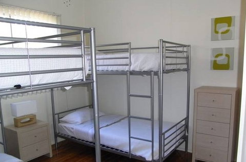 A Husky Sea-Esta - Sunshine Coast Guide 1