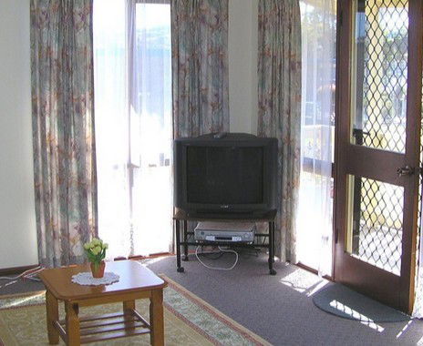 Caribou Close - Unit 1 - Sunshine Coast Guide 1