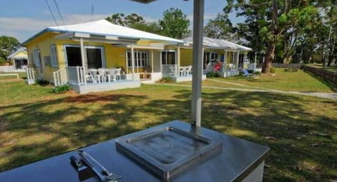 Calm Waters Waterfront Cottages - Sunshine Coast Guide 4
