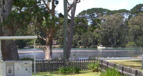 Calm Waters Waterfront Cottages - Sunshine Coast Guide 5