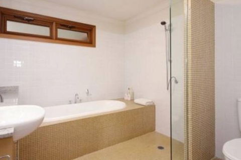 A Surfers Rest - Sunshine Coast Guide 3
