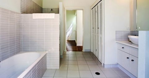 A Summer Cottage - Sunshine Coast Guide 0