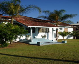 Welcome Inn - Sunshine Coast Guide 1
