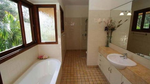 Abbies Beach House - Sunshine Coast Guide 0