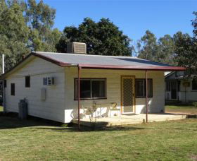 Cockatoo Cottage - Pooncarie - Sunshine Coast Guide 0