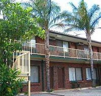 Wentworth Club Motel - Sunshine Coast Guide