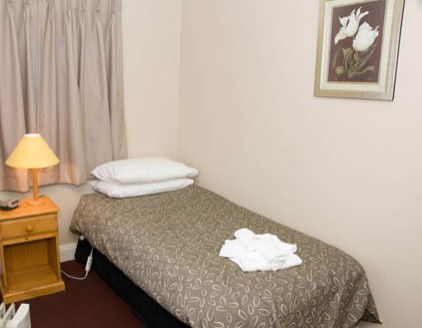 Alpine Hotel - Sunshine Coast Guide 4