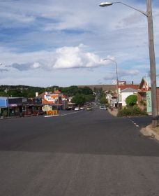 Cooma Gateway Holiday Cabins - Sunshine Coast Guide 0