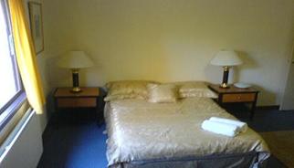 Hannas Hutte - Sunshine Coast Guide 0