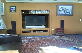 Hannas Hutte - Sunshine Coast Guide 1