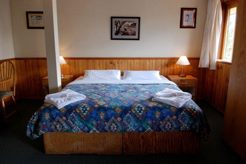 Candlelight Lodge - Sunshine Coast Guide 0