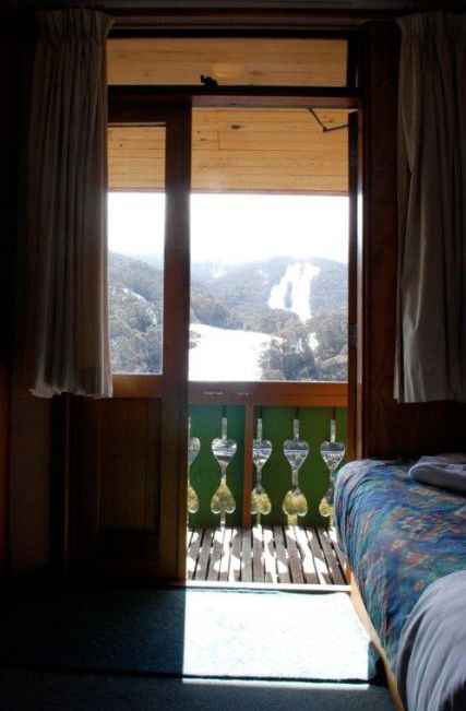 Candlelight Lodge - Sunshine Coast Guide 1