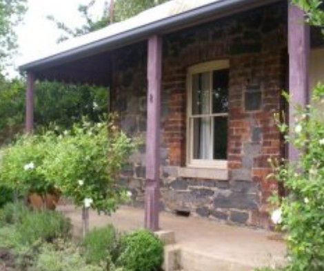 Accommodation Pinn Cottage - Sunshine Coast Guide 0