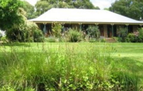 Accommodation Pinn Cottage - Sunshine Coast Guide 1