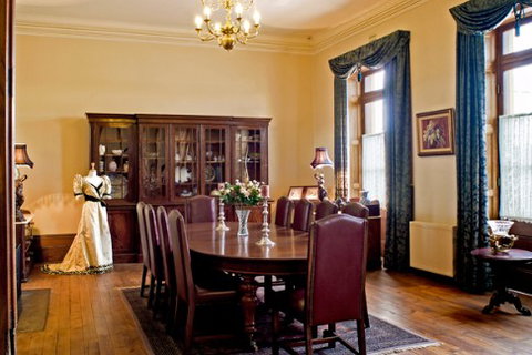 Mandelson's Of Goulburn - Sunshine Coast Guide 4