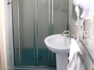 Gabriel Motor Inn - Sunshine Coast Guide 2